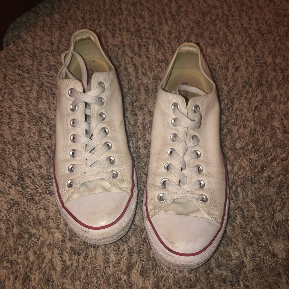 white men’s converse size 10 mint condition.